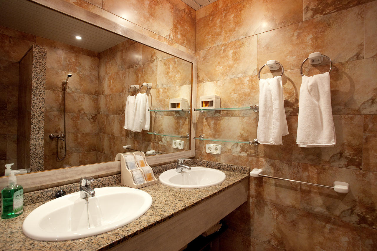 Hotel & Spa Entre Pinos-Adults Only 埃斯卡洛 外观 照片